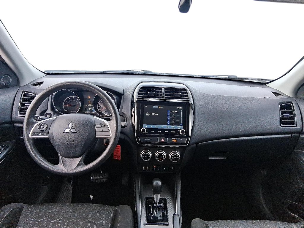 2023 Mitsubishi RVR ES in Stratford, Ontario - 10 - w1024h768px