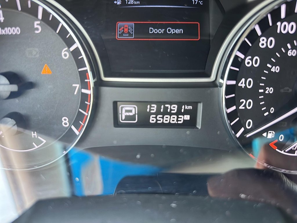 2013 Nissan Altima 2.5 CVT Sedan in Stratford, Ontario - 11 - w1024h768px