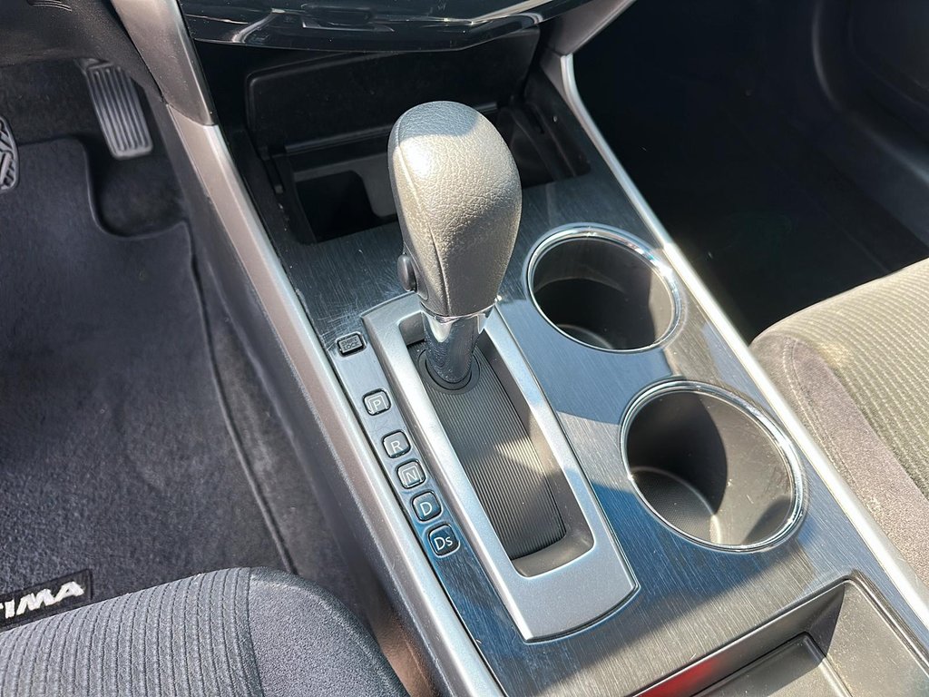 2013 Nissan Altima 2.5 CVT Sedan in Stratford, Ontario - 13 - w1024h768px