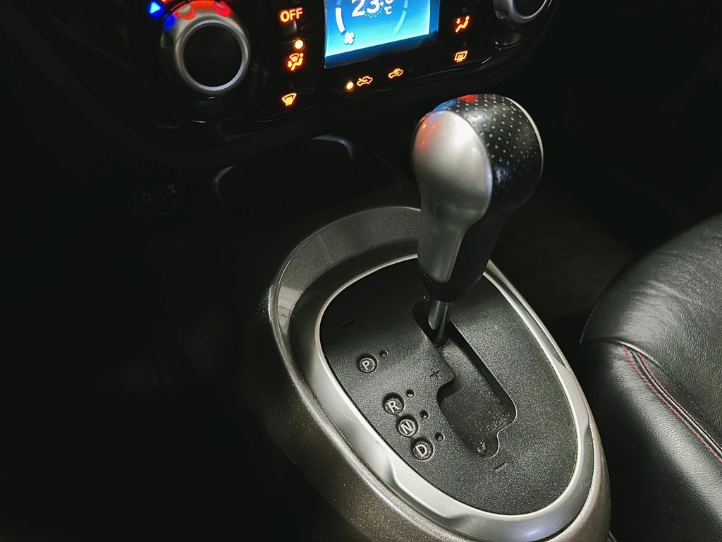 2011 Nissan Juke SL in Stratford, Ontario - 14 - w1024h768px