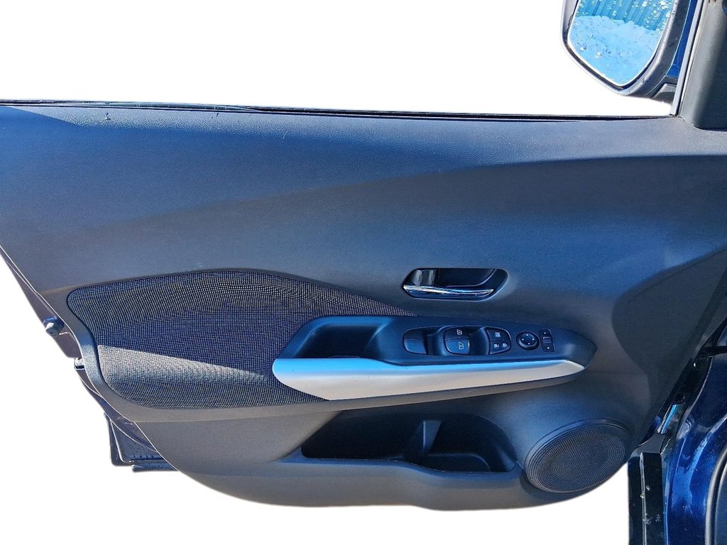 2019 Nissan Kicks SV in Stratford, Ontario - 12 - w1024h768px