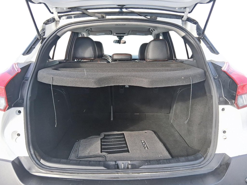2020 Nissan Kicks SR CVT in Stratford, Ontario - 7 - w1024h768px