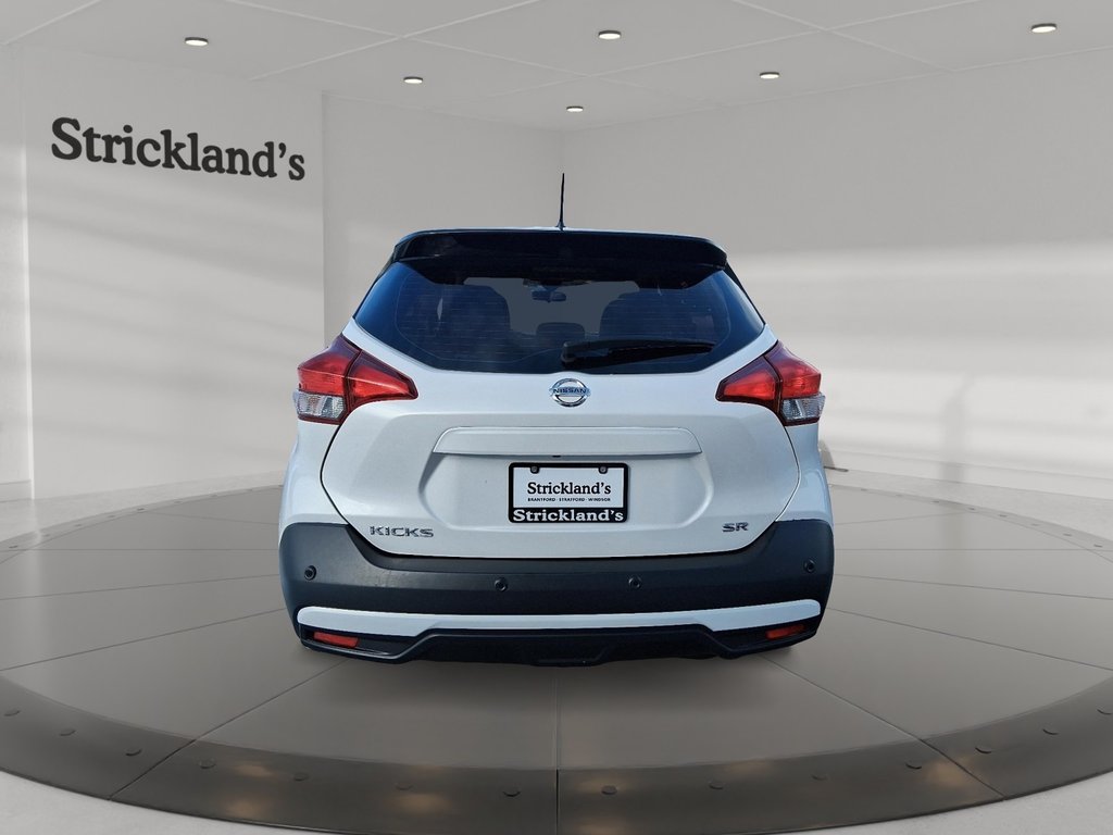 2020 Nissan Kicks SR CVT in Stratford, Ontario - 3 - w1024h768px