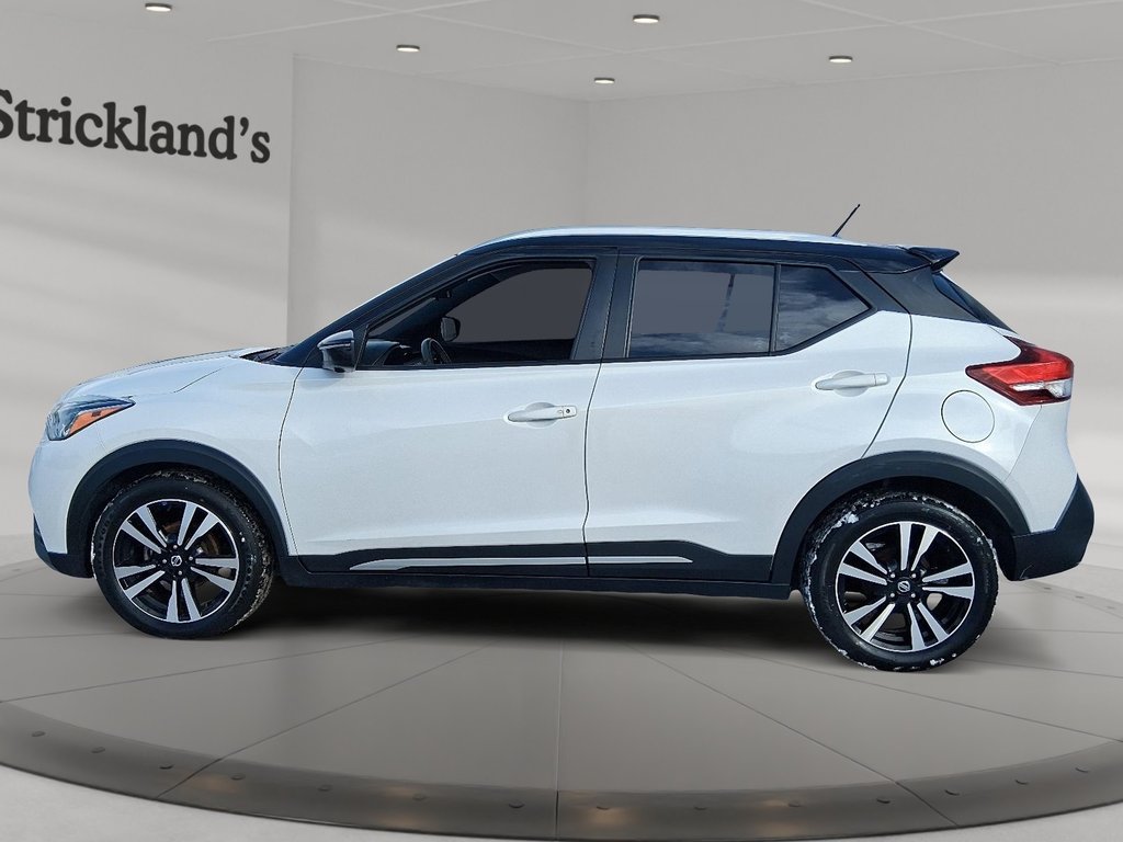 2020 Nissan Kicks SR CVT in Stratford, Ontario - 5 - w1024h768px