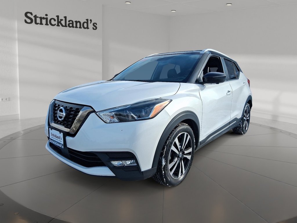 2020 Nissan Kicks SR CVT in Stratford, Ontario - 1 - w1024h768px
