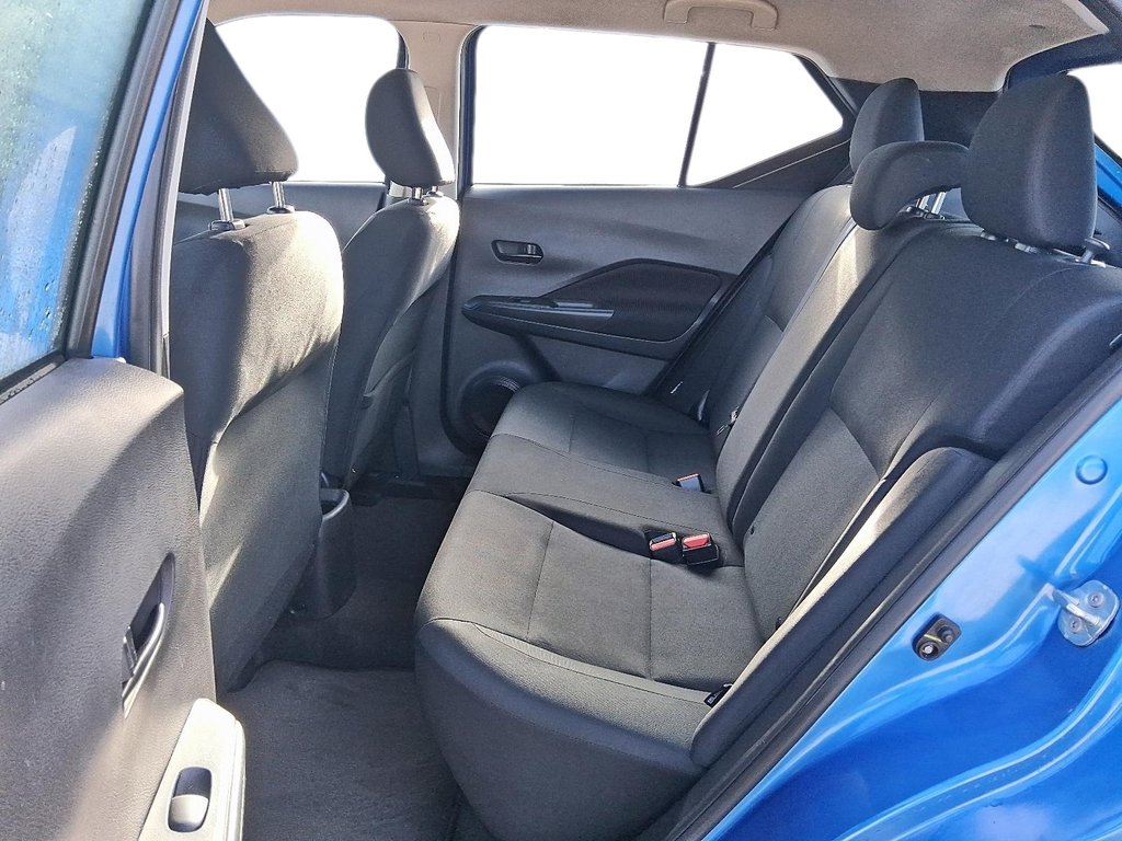 2023 Nissan Kicks S CVT in Stratford, Ontario - 9 - w1024h768px