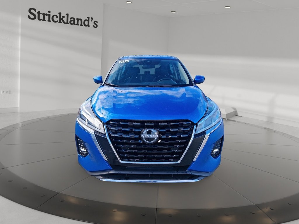 2023 Nissan Kicks S CVT in Stratford, Ontario - 2 - w1024h768px