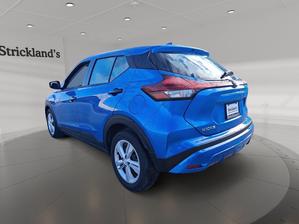2023 Nissan Kicks S CVT in Stratford, Ontario - 4 - w1024h768px