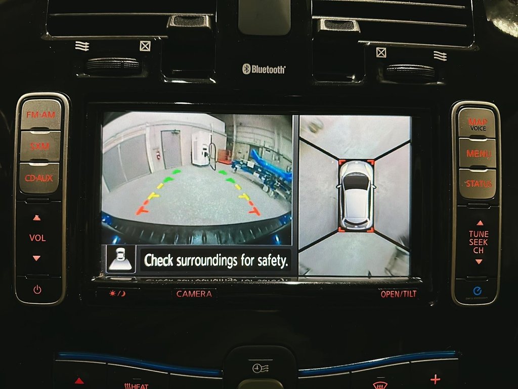 2016 Nissan LEAF SL in Stratford, Ontario - 15 - w1024h768px