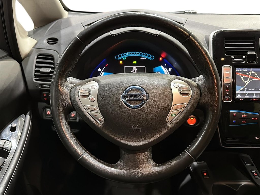 2016 Nissan LEAF SL in Stratford, Ontario - 11 - w1024h768px