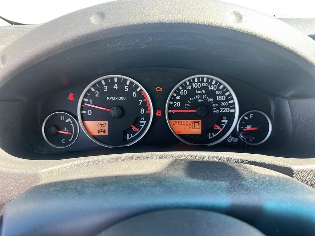 2012 Nissan Pathfinder LE AWD in Stratford, Ontario - 13 - w1024h768px