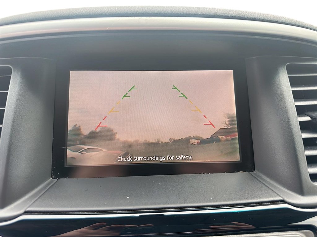 2016 Nissan Pathfinder SV 4WD SUV in Stratford, Ontario - 17 - w1024h768px