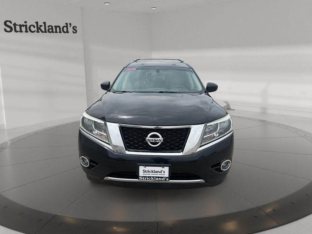 2016 Nissan Pathfinder SV 4WD SUV in Stratford, Ontario - 2 - w1024h768px