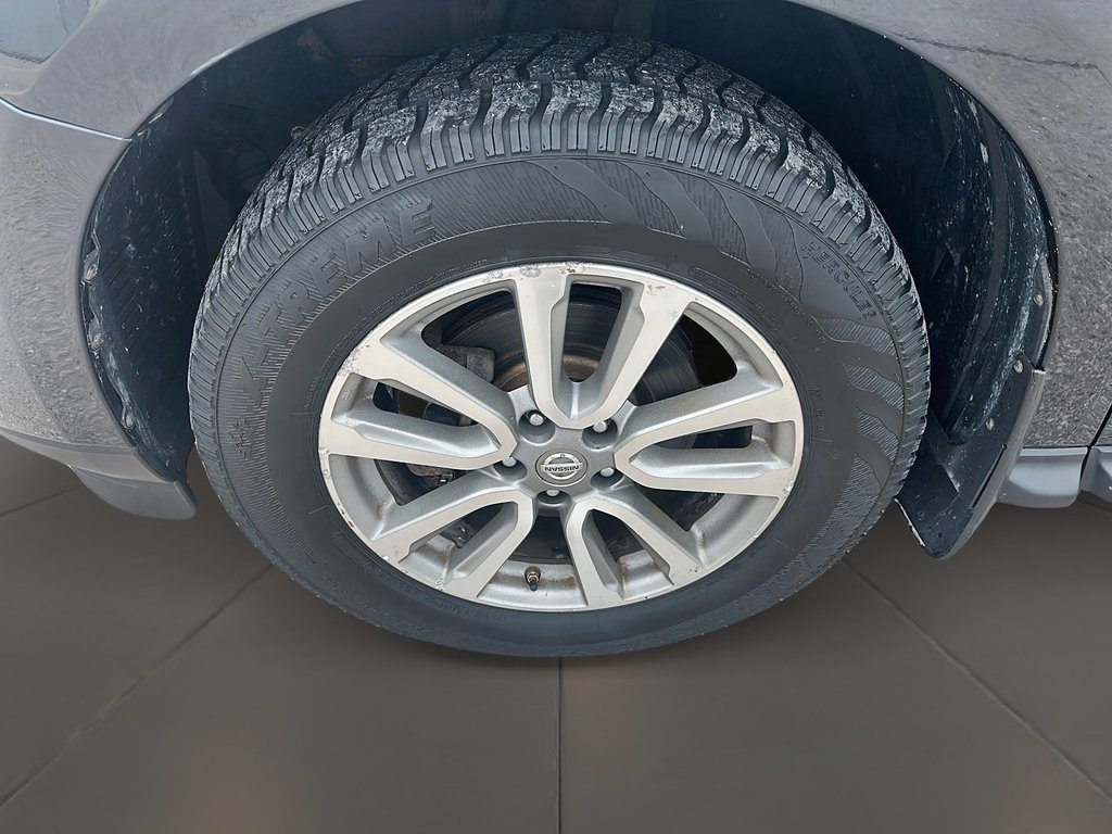 2016 Nissan Pathfinder SV 4WD SUV in Stratford, Ontario - 7 - w1024h768px