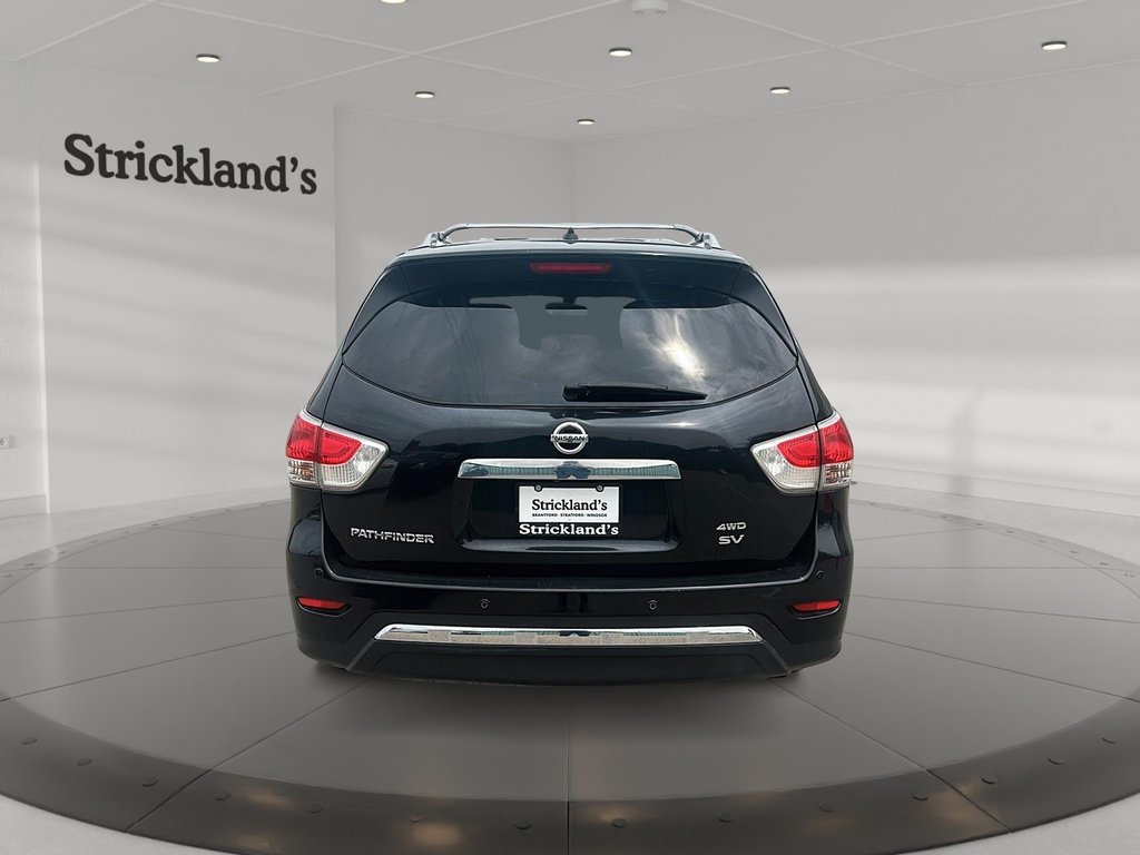 2016 Nissan Pathfinder SV 4WD SUV in Stratford, Ontario - 3 - w1024h768px