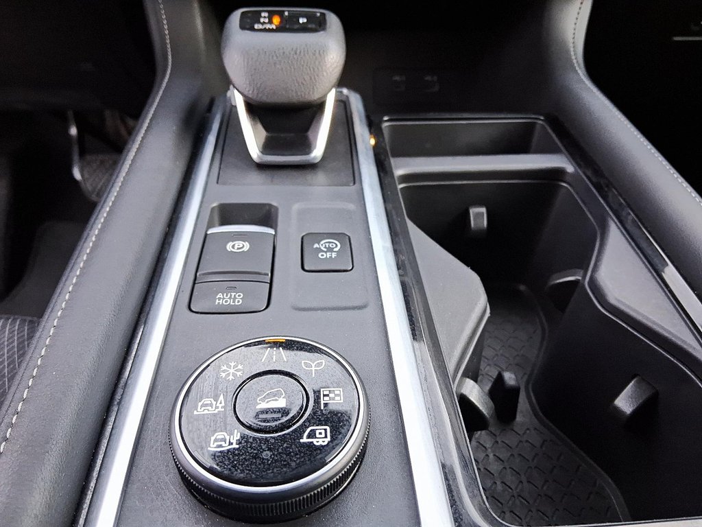 2024 Nissan Pathfinder SV AWD-3ROW SUV in Stratford, Ontario - 19 - w1024h768px