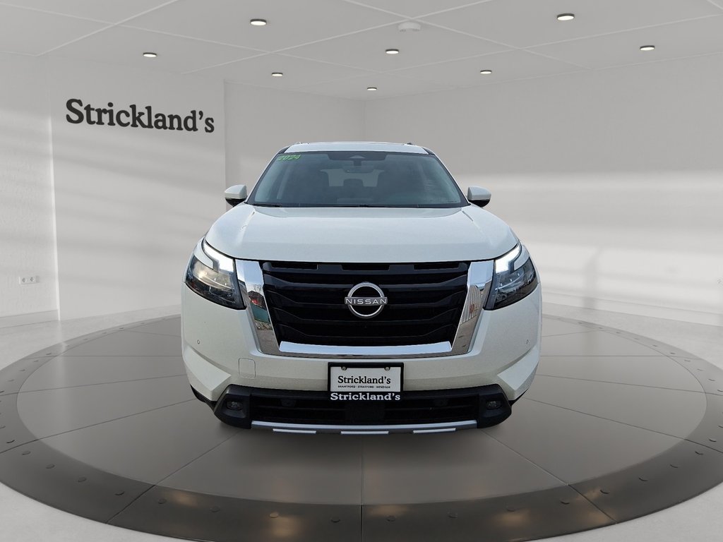 2024 Nissan Pathfinder SV AWD-3ROW SUV in Stratford, Ontario - 2 - w1024h768px