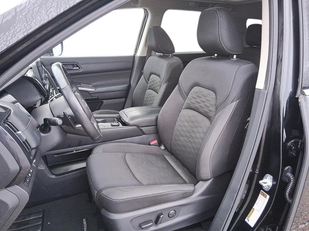 2024 Nissan Pathfinder SV 4WD in Stratford, Ontario - 7 - w1024h768px
