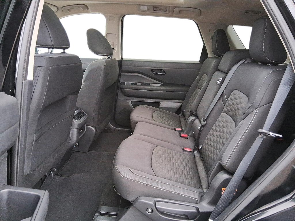 2024 Nissan Pathfinder SV 4WD in Stratford, Ontario - 8 - w1024h768px