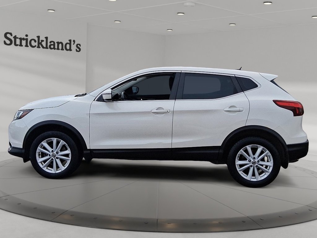 2019 Nissan Qashqai SV in Stratford, Ontario - 5 - w1024h768px