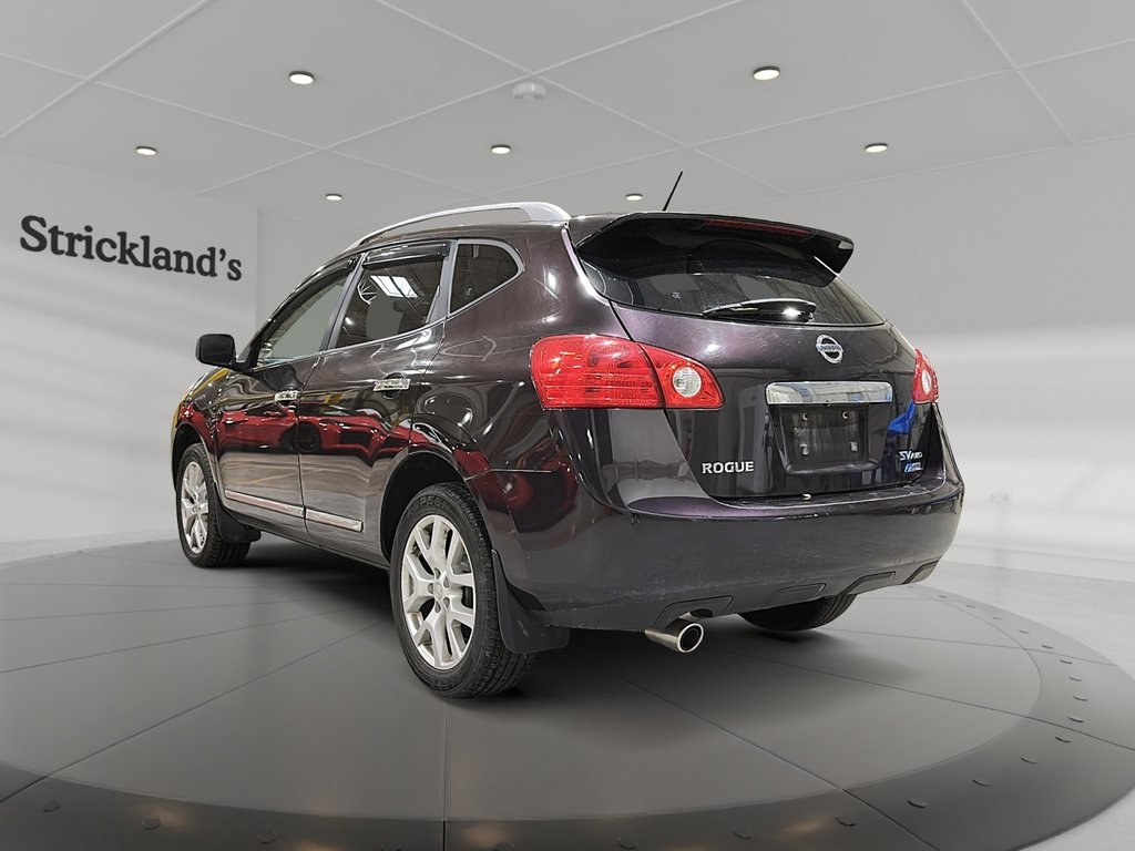2011 Nissan Rogue SV AWD CVT in Stratford, Ontario - 4 - w1024h768px