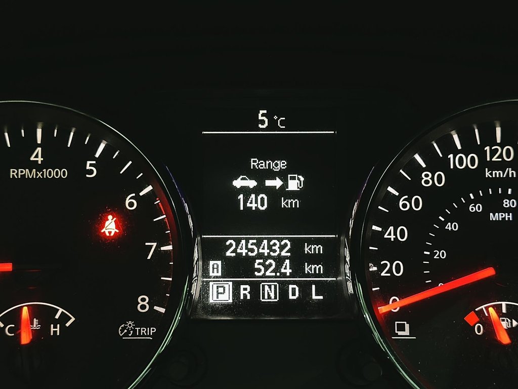 2011 Nissan Rogue SV AWD CVT in Stratford, Ontario - 12 - w1024h768px