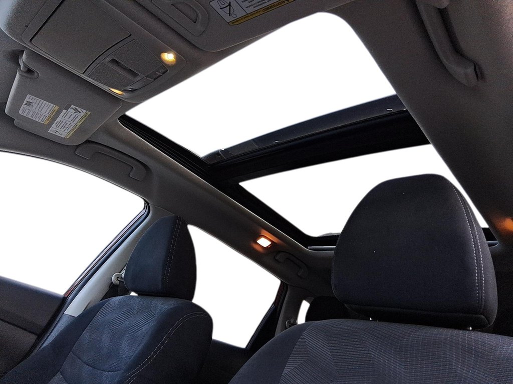 2014 Nissan Rogue SV AWD in Stratford, Ontario - 18 - w1024h768px