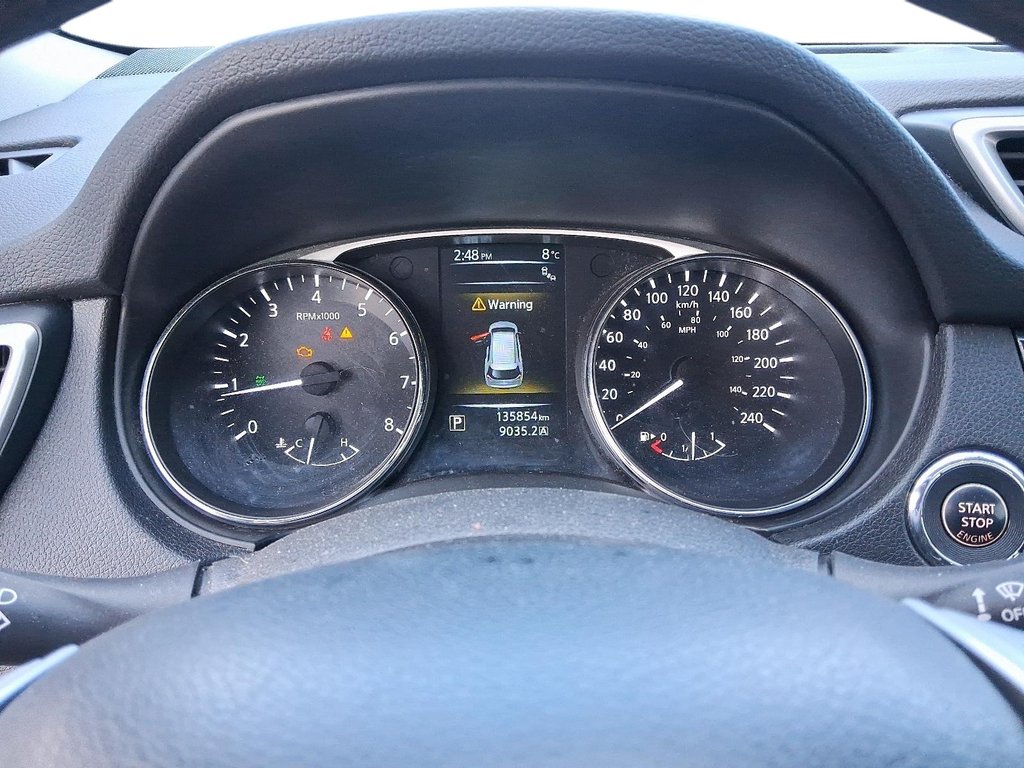 2014 Nissan Rogue SV AWD in Stratford, Ontario - 15 - w1024h768px