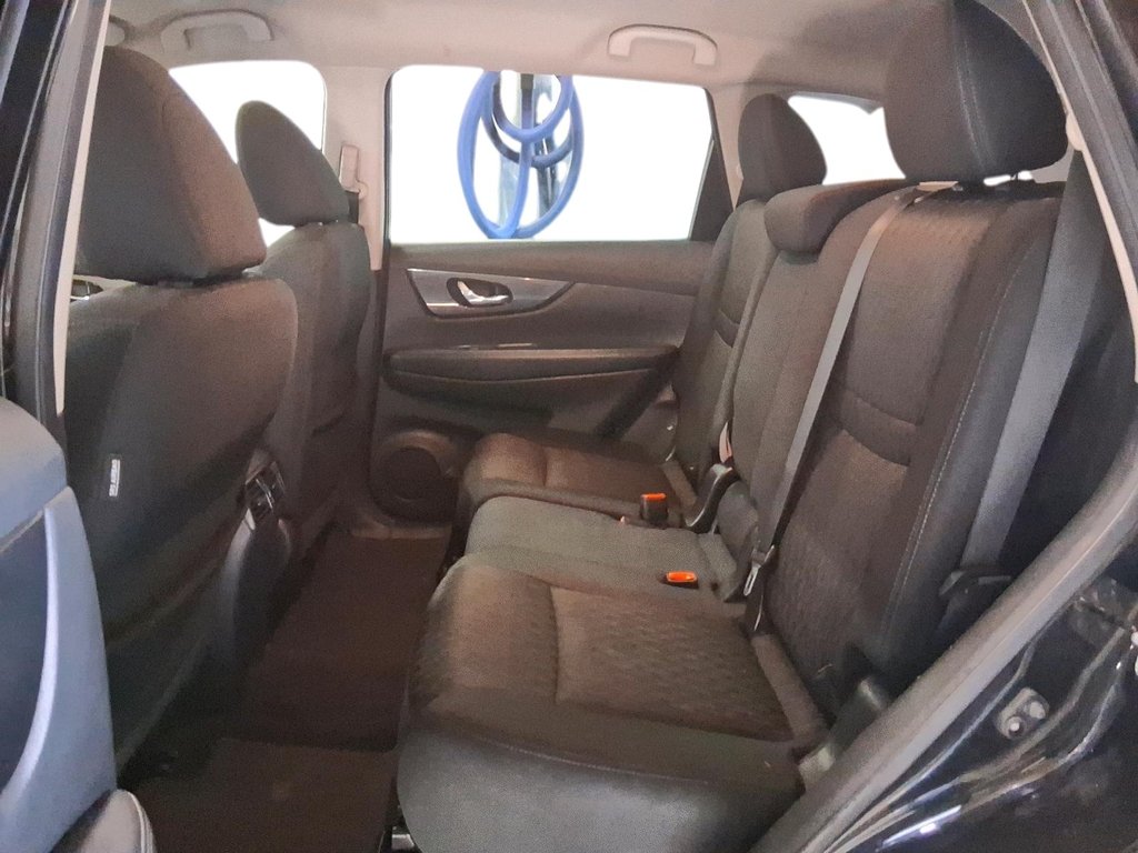 2017 Nissan Rogue S AWD CVT in Stratford, Ontario - 9 - w1024h768px