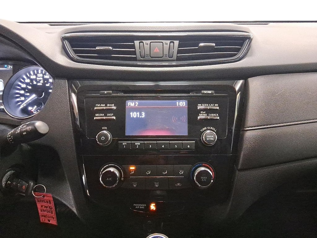 2017 Nissan Rogue S AWD CVT in Stratford, Ontario - 15 - w1024h768px