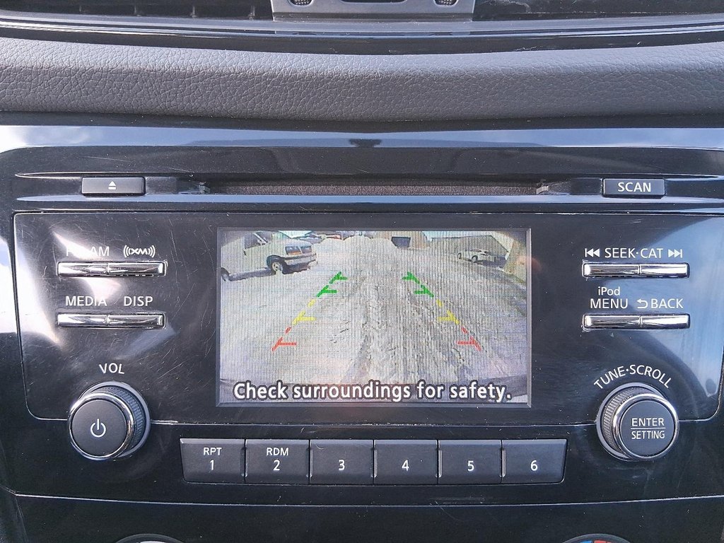 2017 Nissan Rogue S AWD CVT in Stratford, Ontario - 18 - w1024h768px