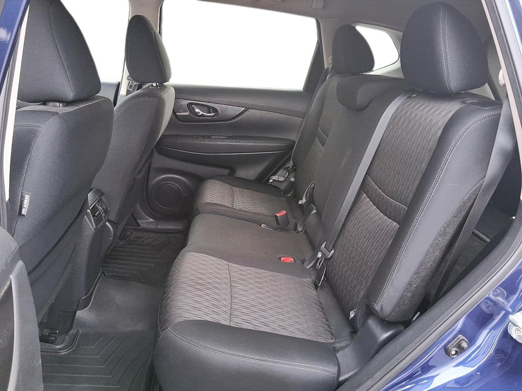 2020 Nissan Rogue SV AWD in Stratford, Ontario - 9 - w1024h768px