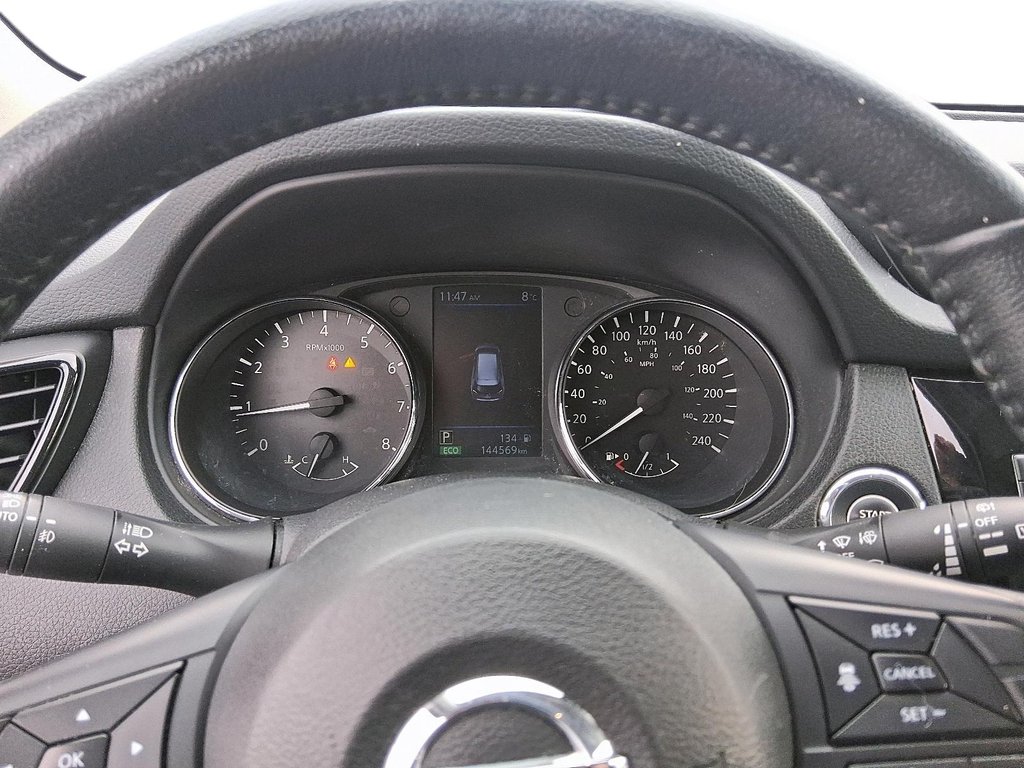 2020 Nissan Rogue SV AWD in Stratford, Ontario - 14 - w1024h768px