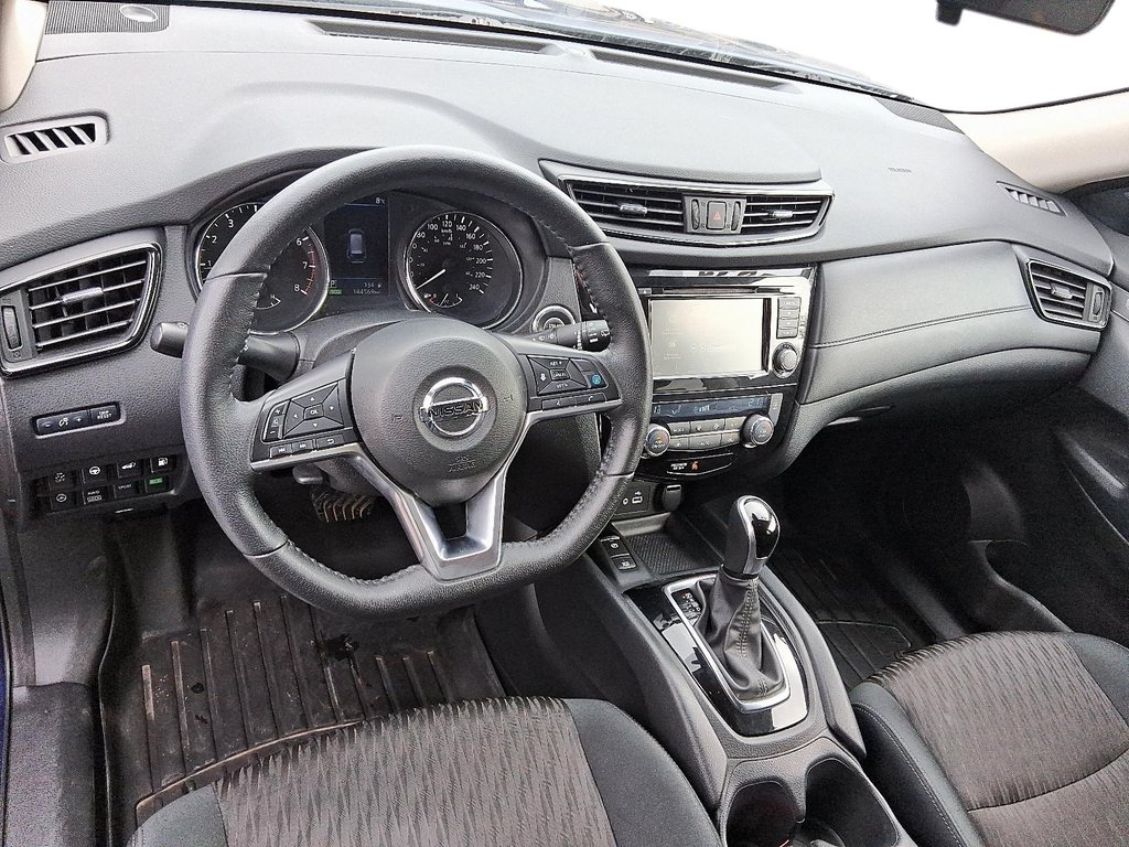 2020 Nissan Rogue SV AWD in Stratford, Ontario - 10 - w1024h768px