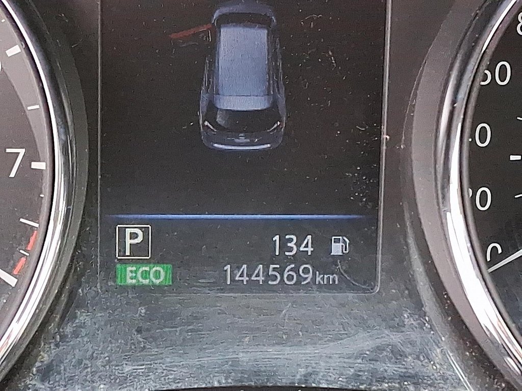 2020 Nissan Rogue SV AWD in Stratford, Ontario - 13 - w1024h768px