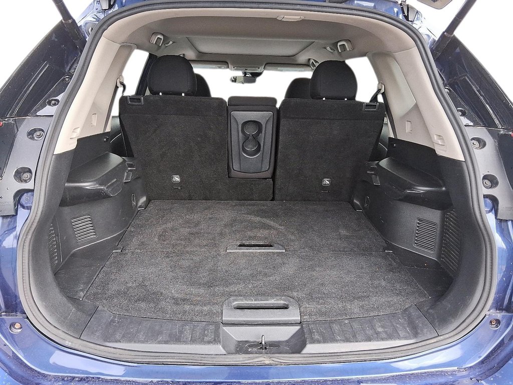 2020 Nissan Rogue SV AWD in Stratford, Ontario - 6 - w1024h768px