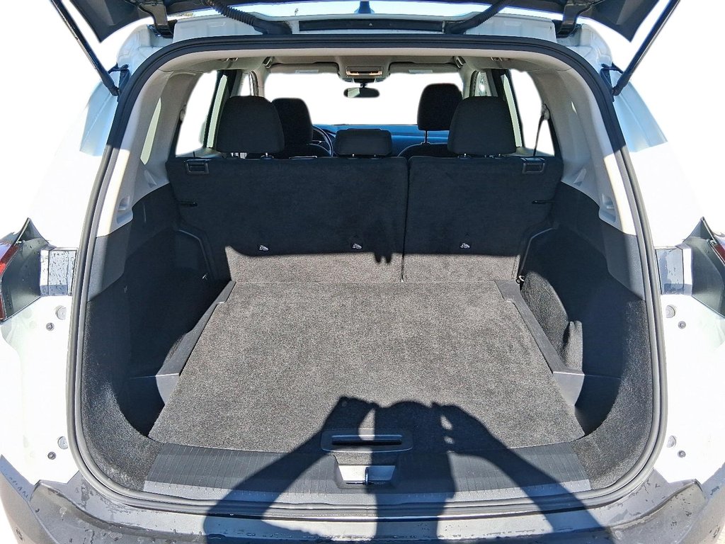 2023 Nissan Rogue S AWD in Stratford, Ontario - 6 - w1024h768px