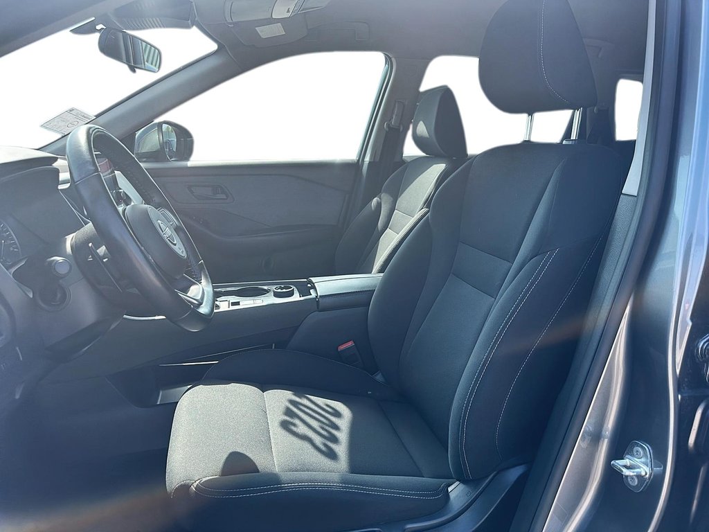 2023 Nissan Rogue S AWD SUV in Stratford, Ontario - 8 - w1024h768px