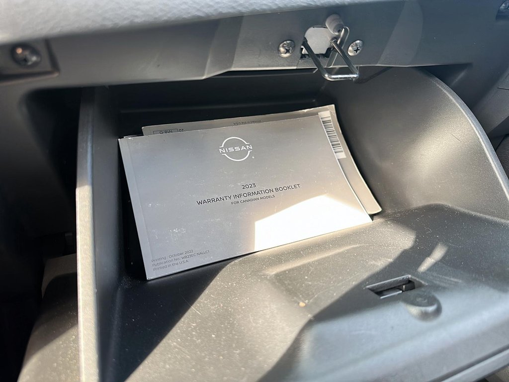 2023 Nissan Versa SR SVT Sedan in Stratford, Ontario - 15 - w1024h768px