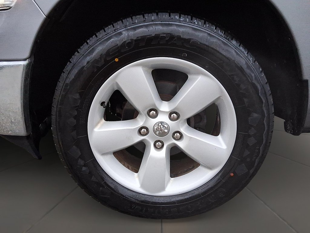 2023 Ram 1500 SLT CREWCAB 4X4 in Stratford, Ontario - 7 - w1024h768px