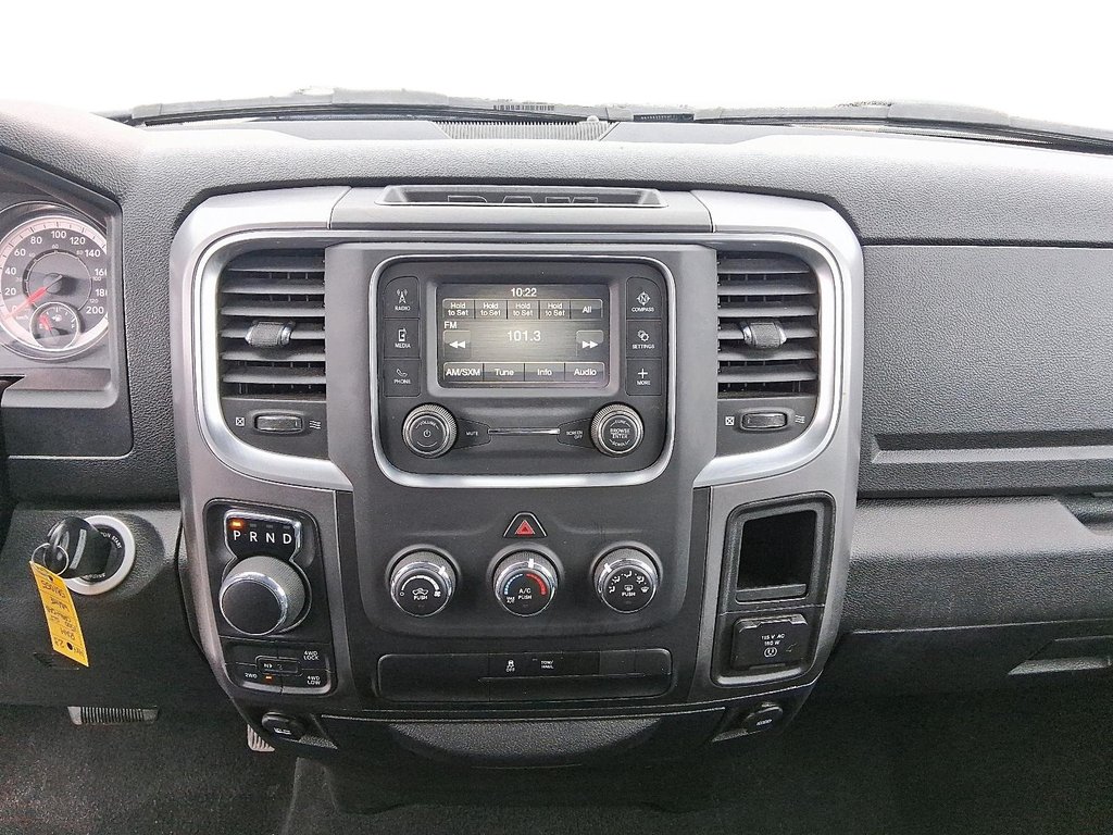 2023 Ram 1500 CREW CAB 4X4 SLT in Stratford, Ontario - 16 - w1024h768px