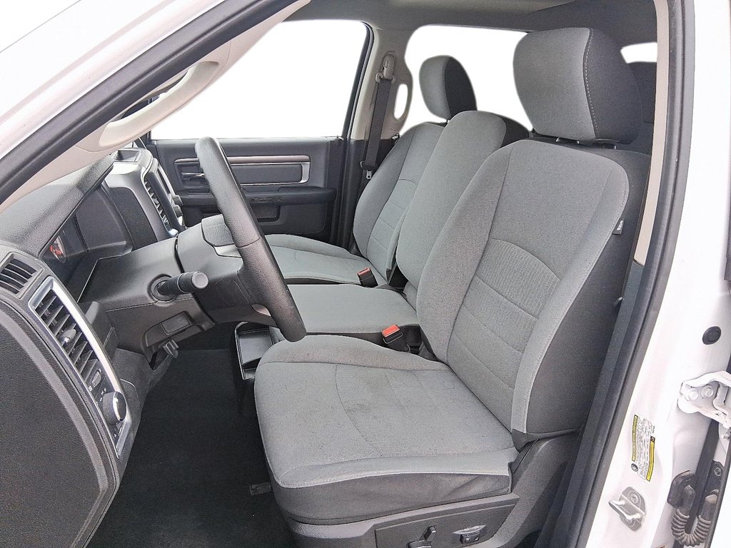 2023 Ram 1500 CREW CAB 4X4 SLT in Stratford, Ontario - 8 - w1024h768px