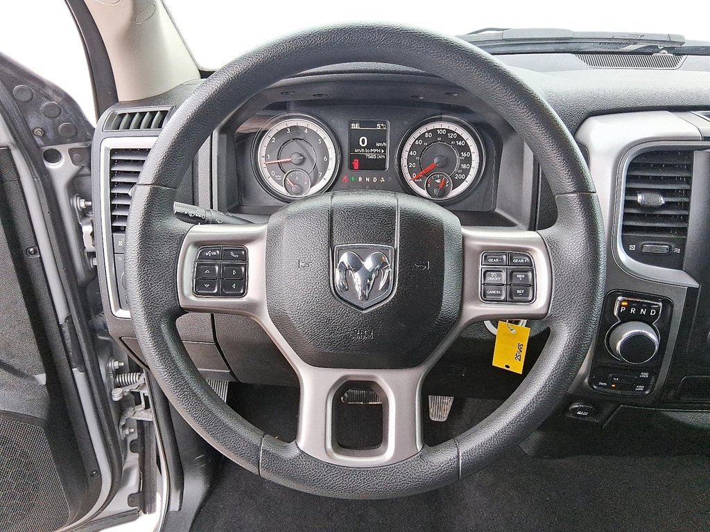 2023 Ram 1500 Classic Crew 4x4 in Stratford, Ontario - 13 - w1024h768px