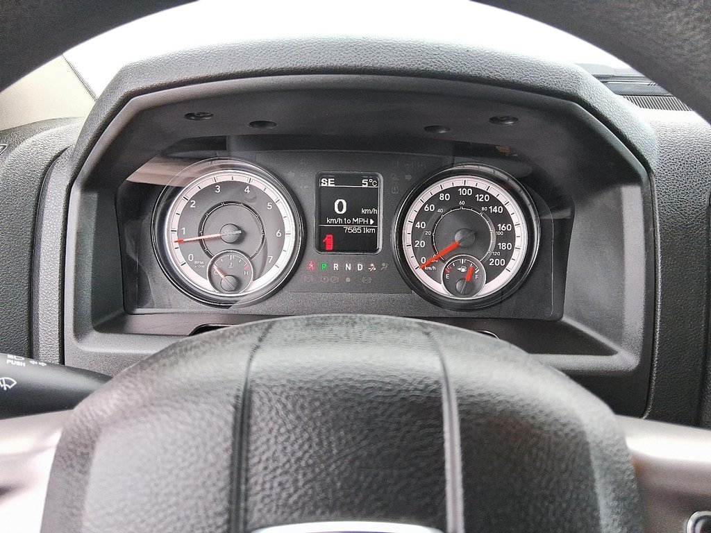 2023 Ram 1500 Classic Crew 4x4 in Stratford, Ontario - 15 - w1024h768px