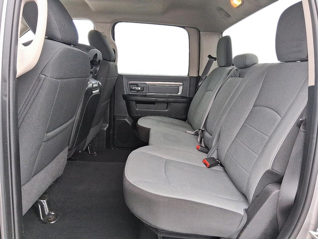 2023 Ram 1500 Classic Crew 4x4 in Stratford, Ontario - 10 - w1024h768px