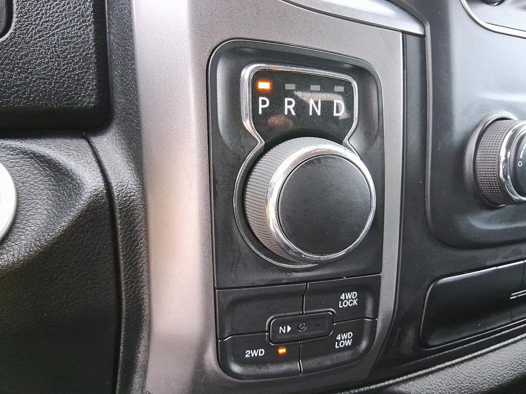 2023 Ram 1500 Classic Crew 4x4 in Stratford, Ontario - 17 - w1024h768px