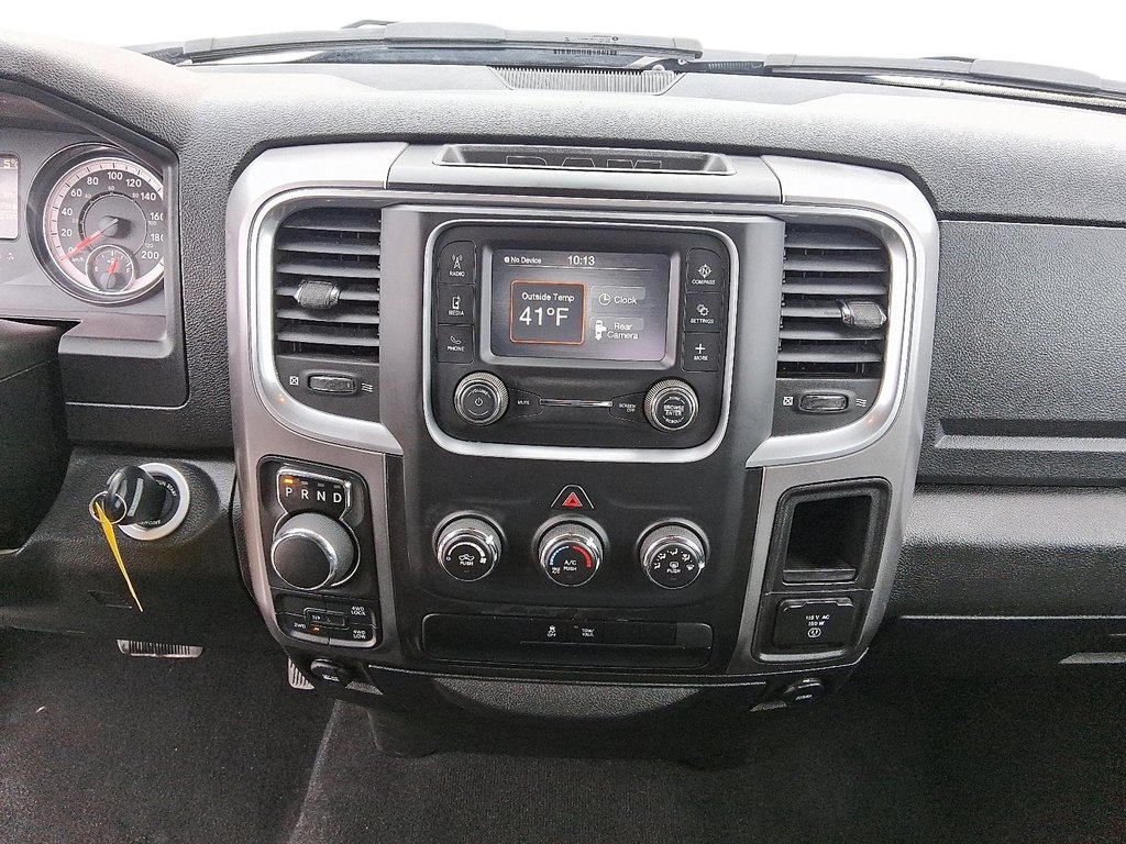 2023 Ram 1500 Classic Crew 4x4 in Stratford, Ontario - 16 - w1024h768px