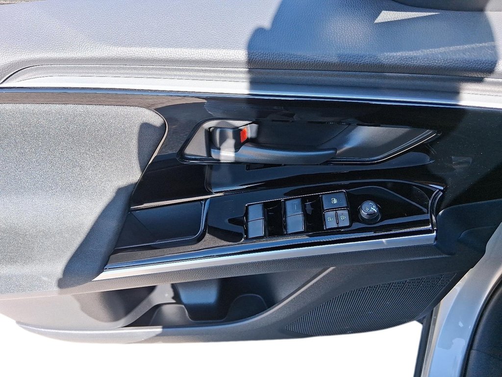 2023 Toyota bZ4X L in Stratford, Ontario - 10 - w1024h768px