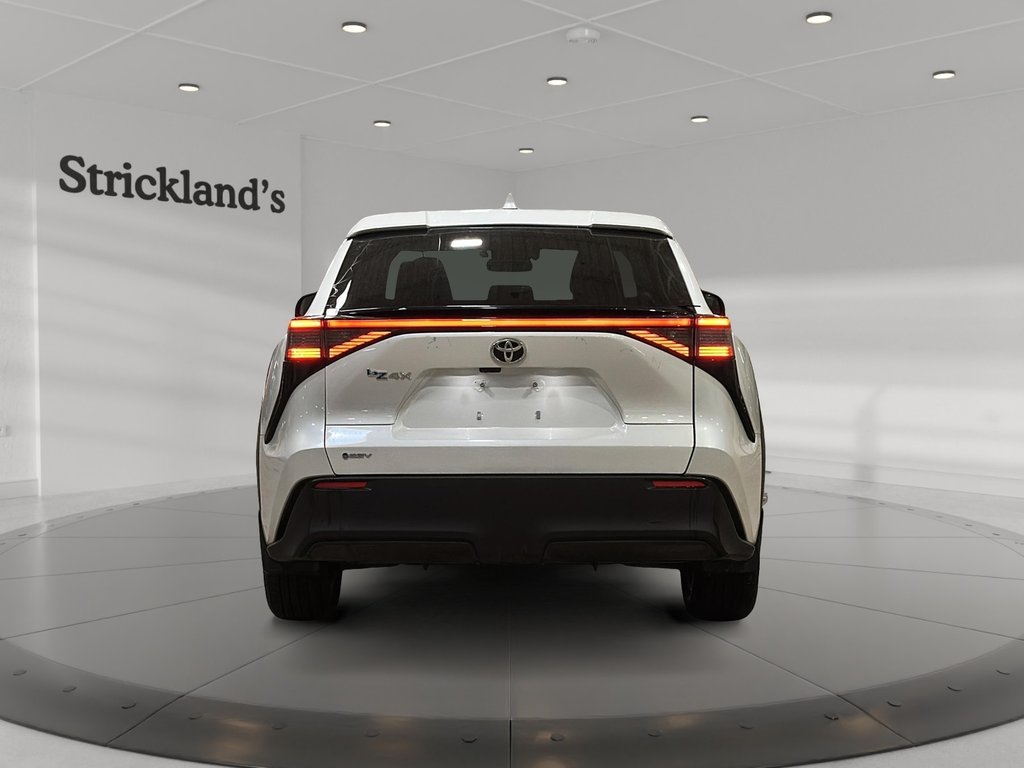2024 Toyota bZ4X LE in Stratford, Ontario - 3 - w1024h768px