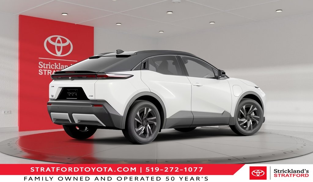 2026 Toyota C-HR XSE in Stratford, Ontario - 3 - w1024h768px